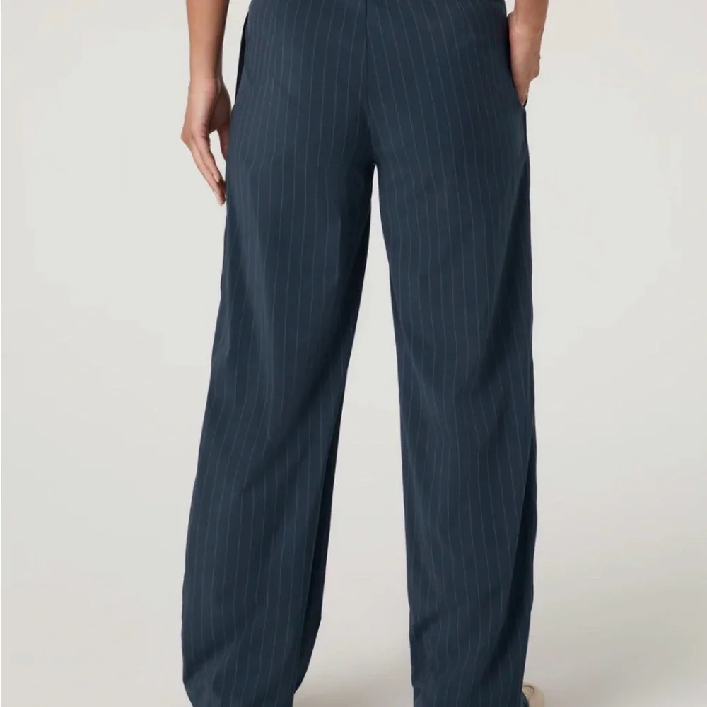 Vuori Wide Leg Pinstripe Pants in Dark Navy pinstripe NWOT
